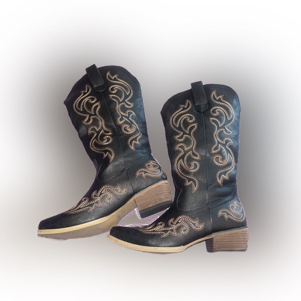 Black Western Boots with Tan Embroidery